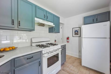 44 Gates Ave Apt 2 Montclair NJ 07042