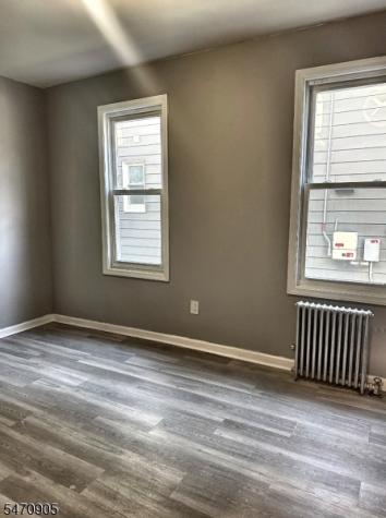 127 Brookwood Street East Orange NJ 07018