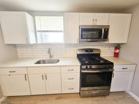 15 Dell Glen Avenue Lodi NJ 07644