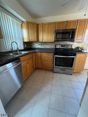 251 Chamberlain Avenue Paterson NJ 07502