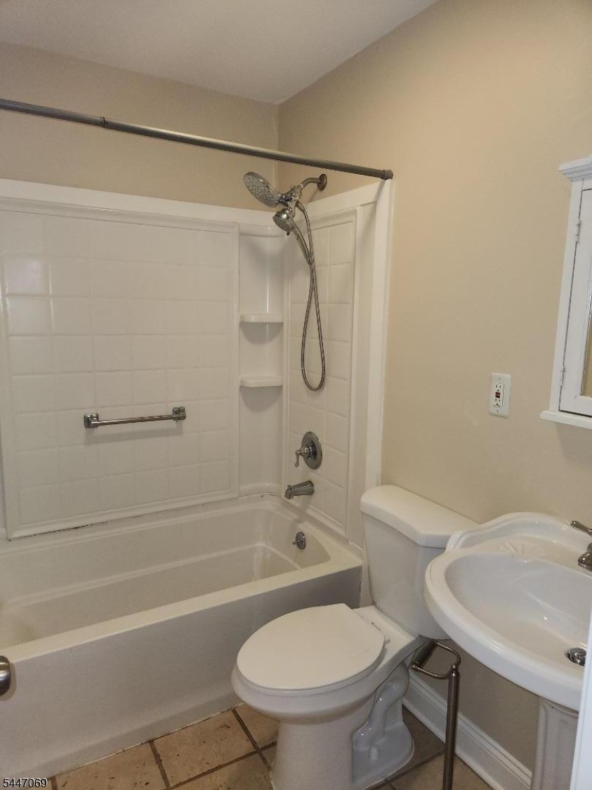 112 Brentwood Road Raritan NJ 08869