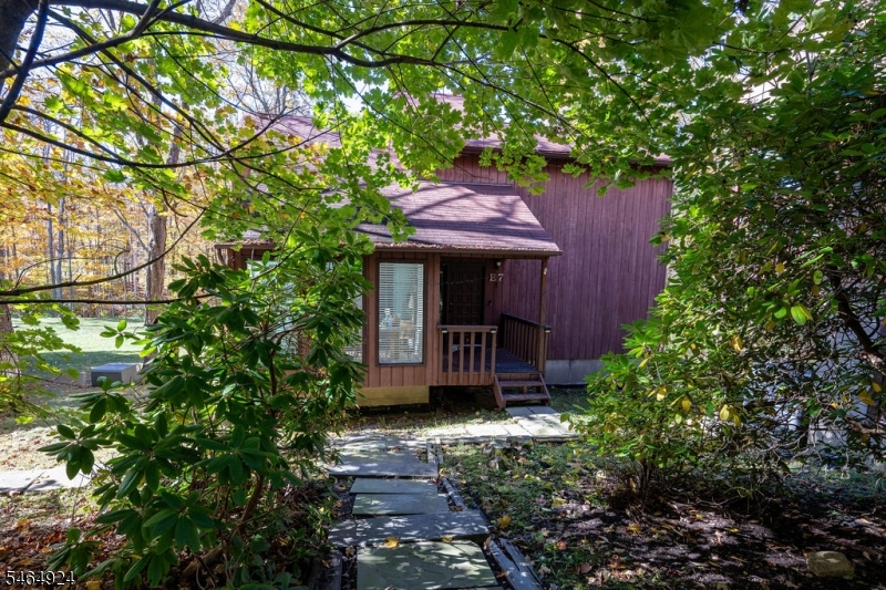 13 Village Way Vernon NJ 07462