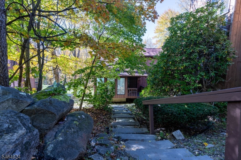 13 Village Way Vernon NJ 07462