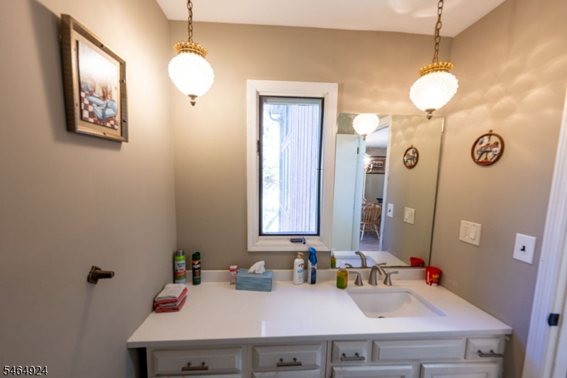 13 Village Way Vernon NJ 07462