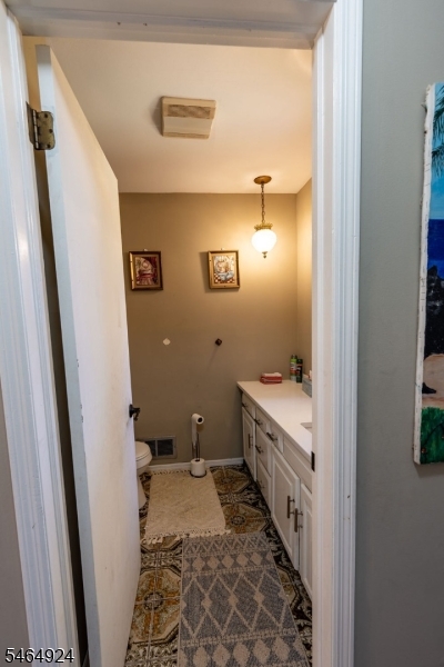13 Village Way Vernon NJ 07462