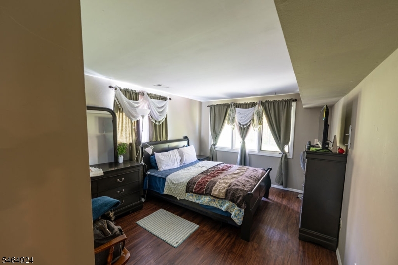 13 Village Way Vernon NJ 07462