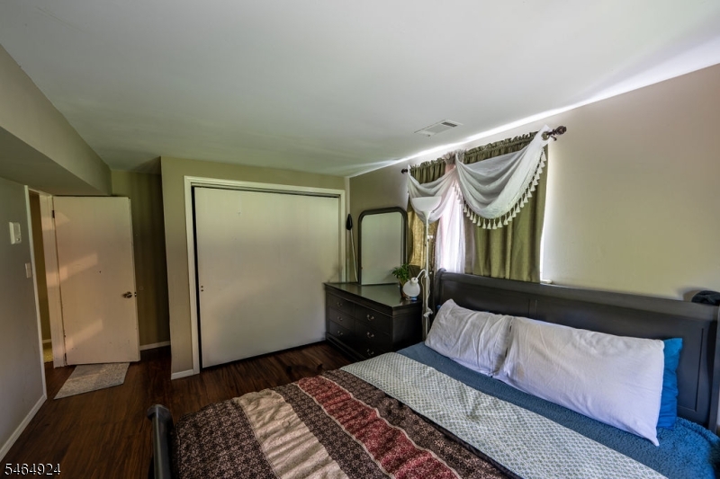 13 Village Way Vernon NJ 07462