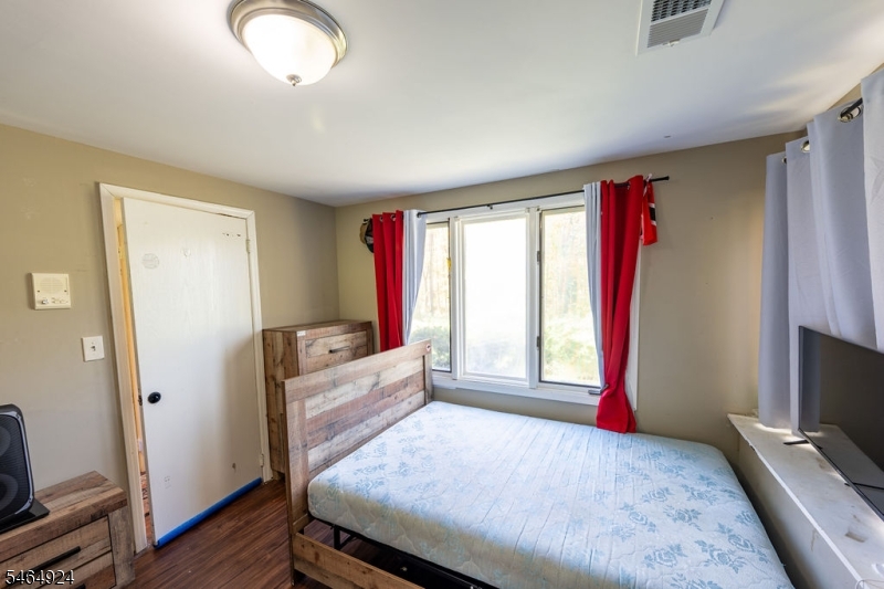 13 Village Way Vernon NJ 07462