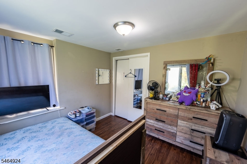 13 Village Way Vernon NJ 07462