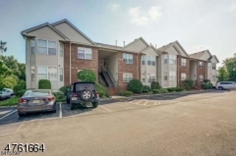 6 Jennifer Drive East Hanover NJ 07936