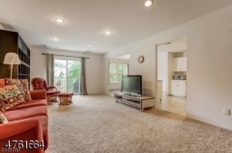 6 Jennifer Drive East Hanover NJ 07936