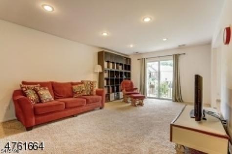 6 Jennifer Drive East Hanover NJ 07936