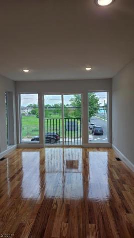465 Hawthorne Avenue Newark NJ 07112