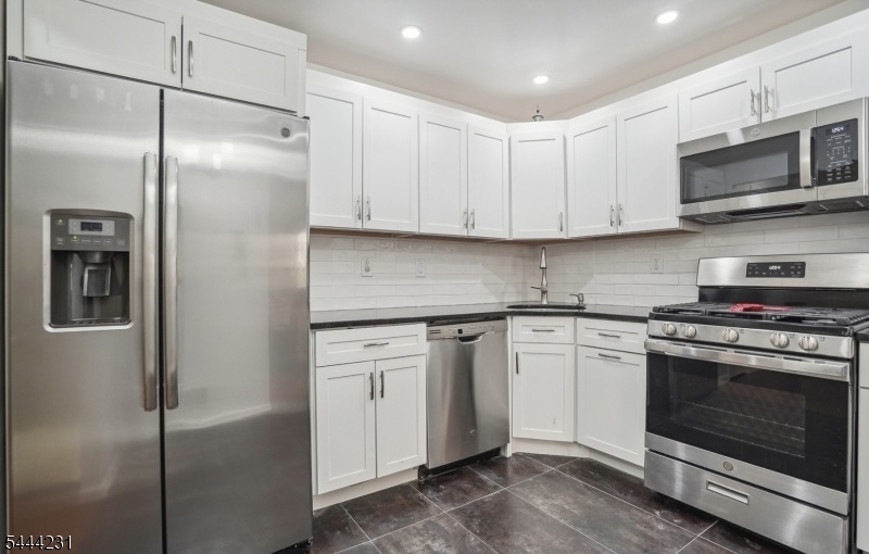 92 Callahan Court Newark NJ 07103