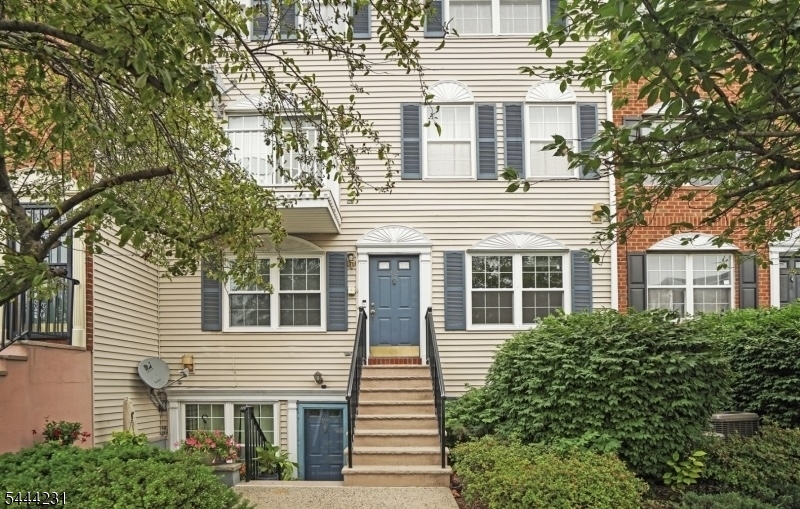 92 Callahan Court Newark NJ 07103