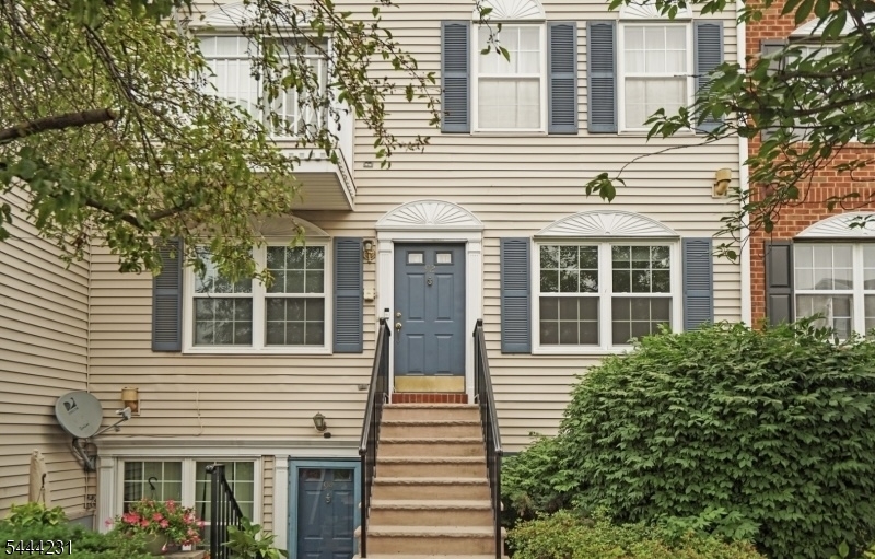 92 Callahan Court Newark NJ 07103