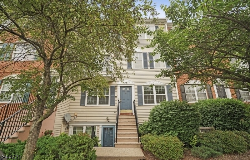 92 Callahan Court Newark NJ 07103