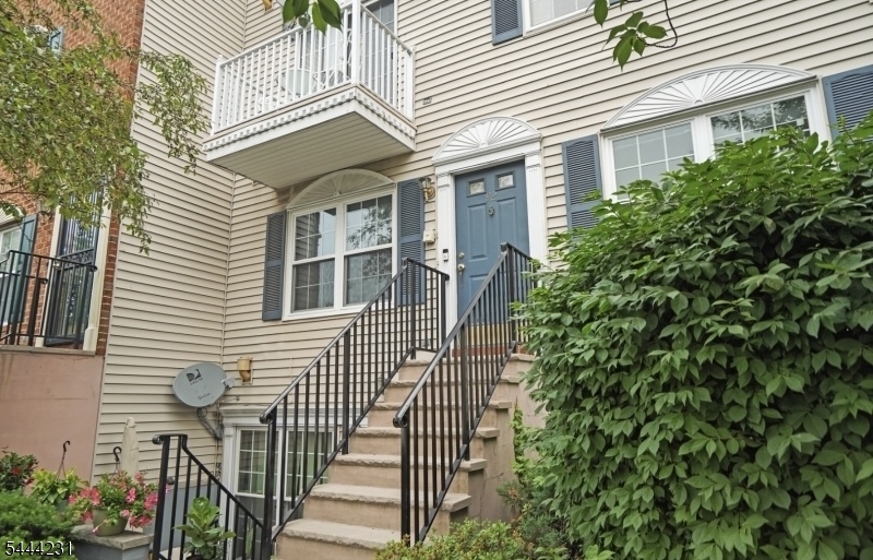 92 Callahan Court Newark NJ 07103