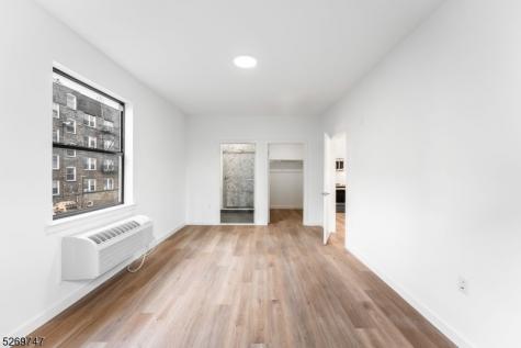 25 Freeway Drive East Orange NJ 07018