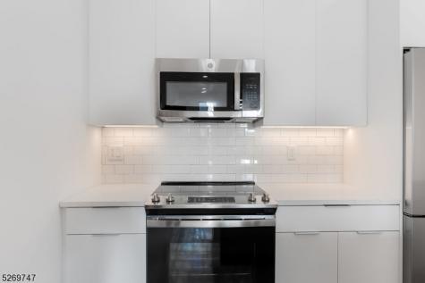 25 Freeway Drive East Orange NJ 07018