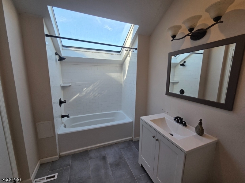 2 Village Way Vernon NJ 07462