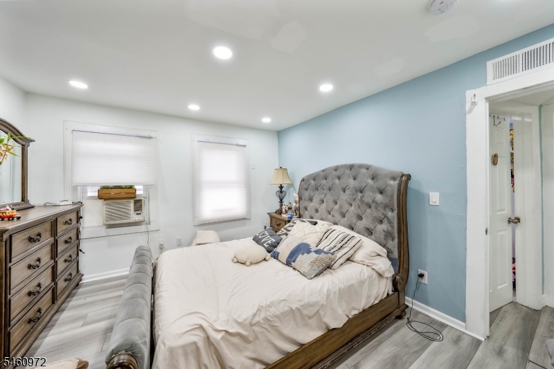376 Elmora Avenue Elizabeth NJ 07208