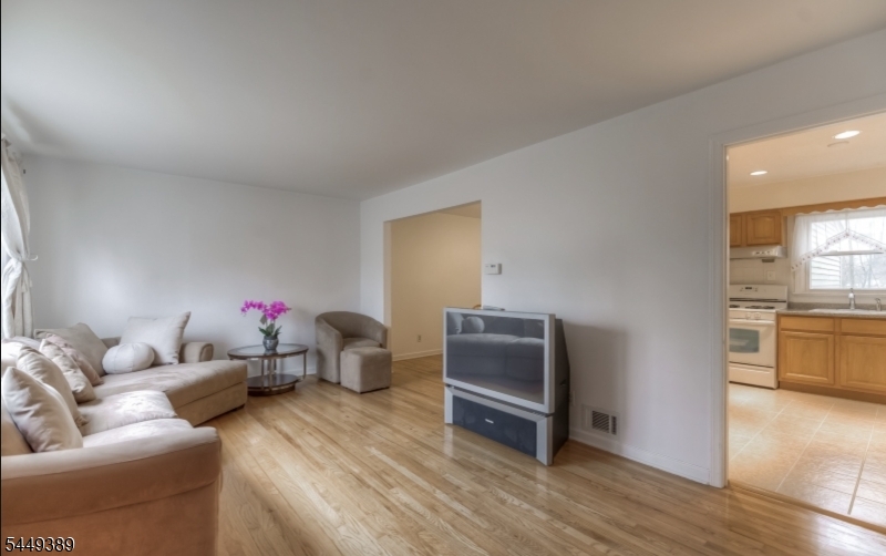 6 Glannon Road Livingston NJ 07039