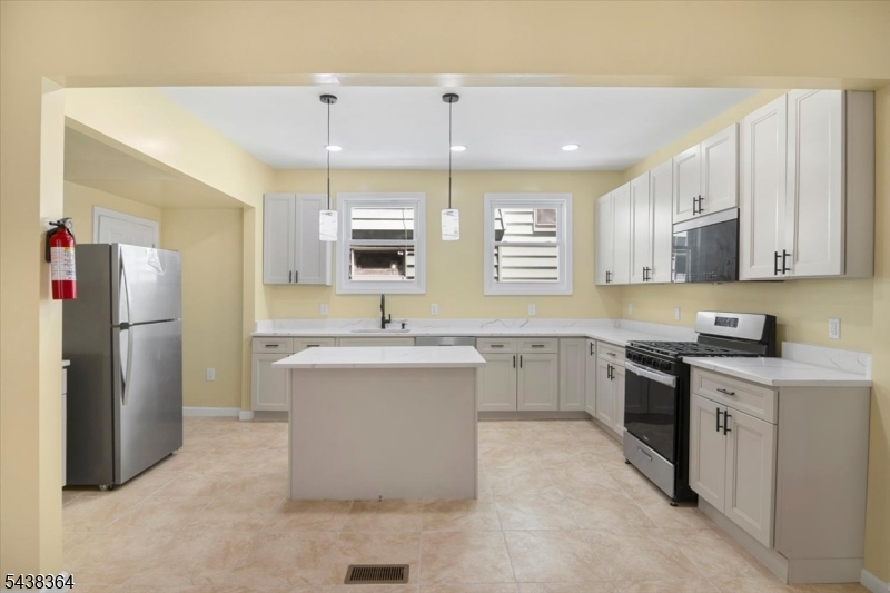 118 Lehigh Ave, Apt 1 Newark NJ 07112