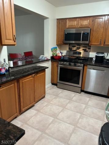 10 Leahy Court Franklin NJ 08873