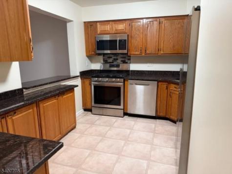 10 Leahy Court Franklin NJ 08873