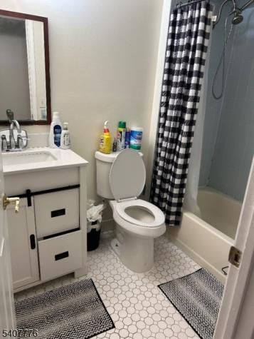 10 Leahy Court Franklin NJ 08873