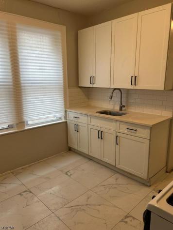 198 Eastern Parkway Newark NJ 07106