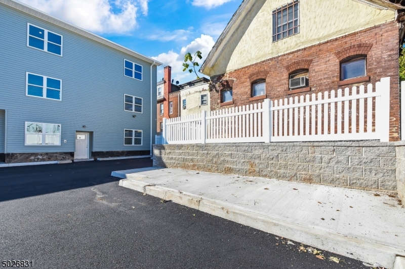 85 4TH Ave. Unit 2a Newark NJ 07104