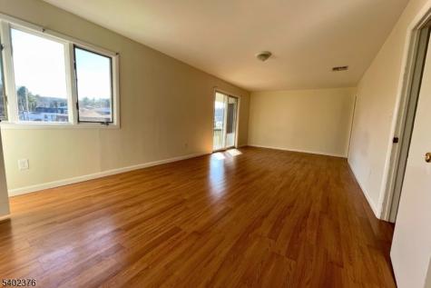 306 Lake Shore South Montague NJ 07827