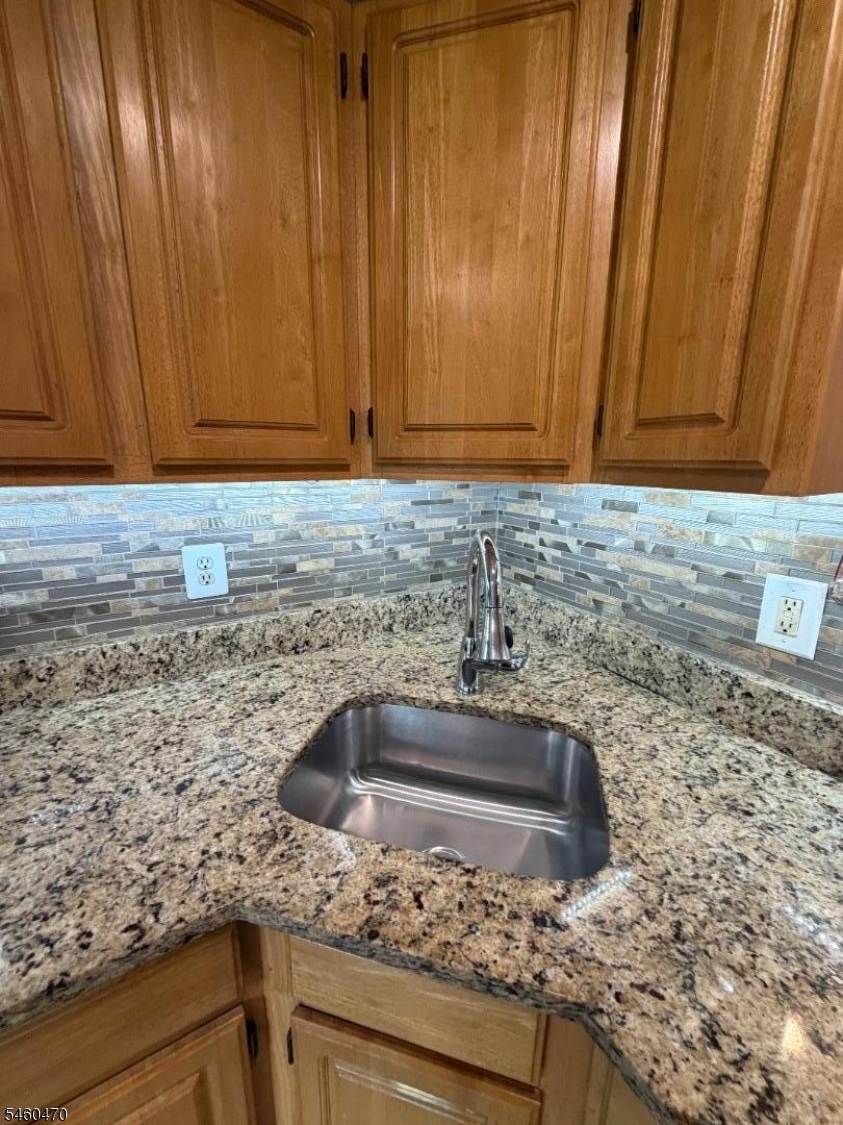 21 Jill Court Franklin NJ 08873