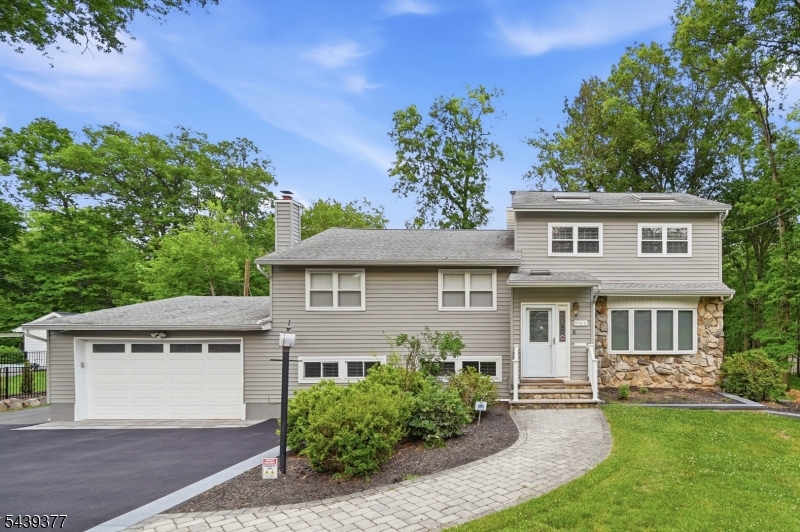 47 Crossbrook Road Livingston NJ 07039