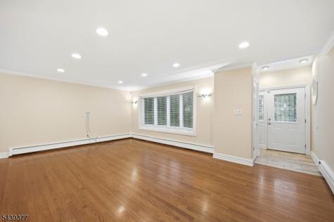 47 Crossbrook Road Livingston NJ 07039