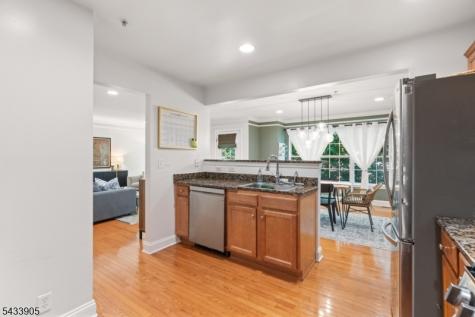 162 Blue Heron Drive Secaucus NJ 07094