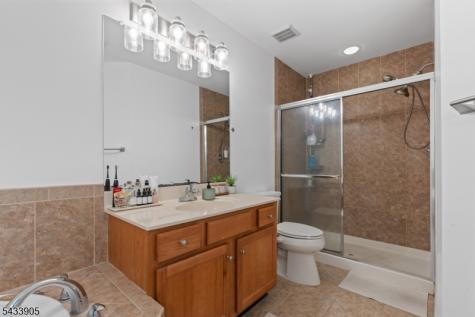 162 Blue Heron Drive Secaucus NJ 07094