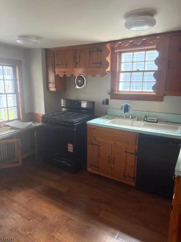 7 James Street Tewksbury NJ 08858