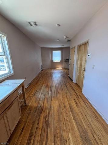 213 Lakeview Avenue Clifton NJ 07011