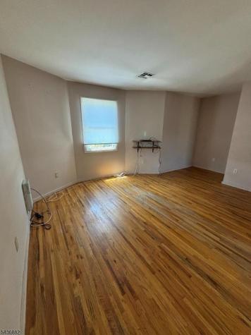 213 Lakeview Avenue Clifton NJ 07011