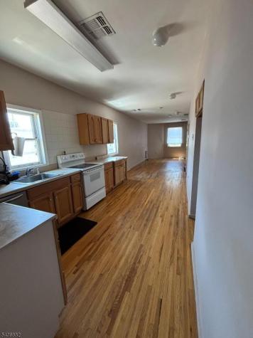 213 Lakeview Avenue Clifton NJ 07011