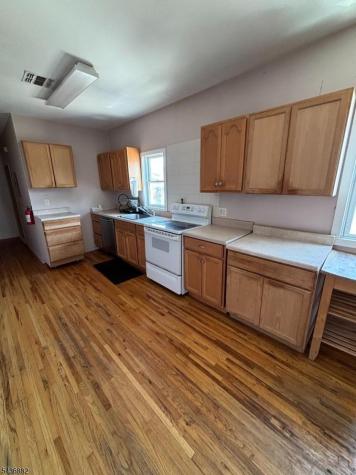 213 Lakeview Avenue Clifton NJ 07011
