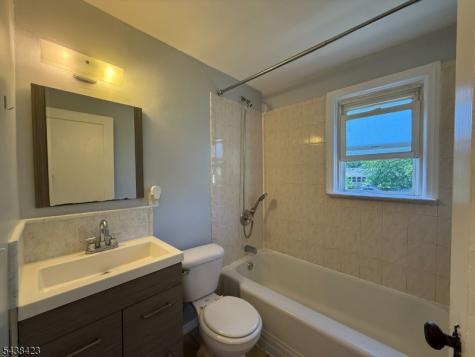 824 2ND Street Dunellen NJ 08812