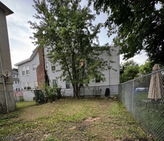 467 Hawthorne Avenue Newark NJ 07112