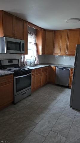 5 General Karge Court Elizabeth NJ 07202