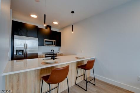 39 Madison Newark NJ 07105