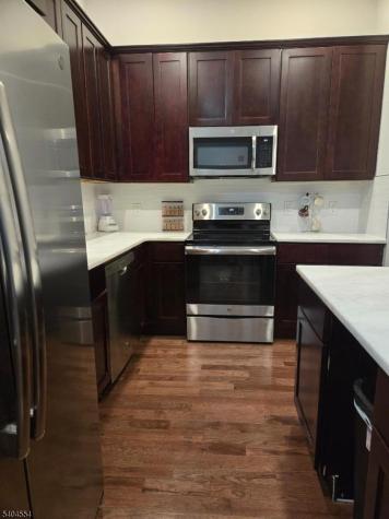 274 Lafayette Street Newark NJ 07105