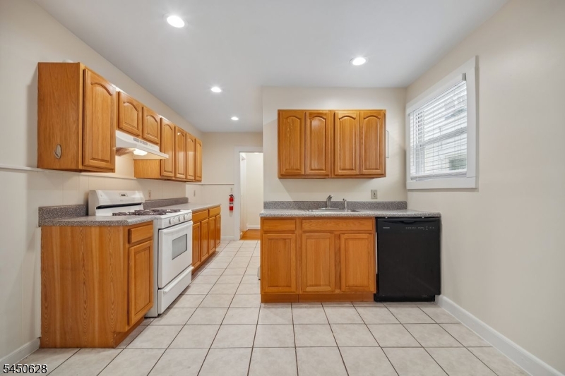 29 Brookfield Road Montclair NJ 07043